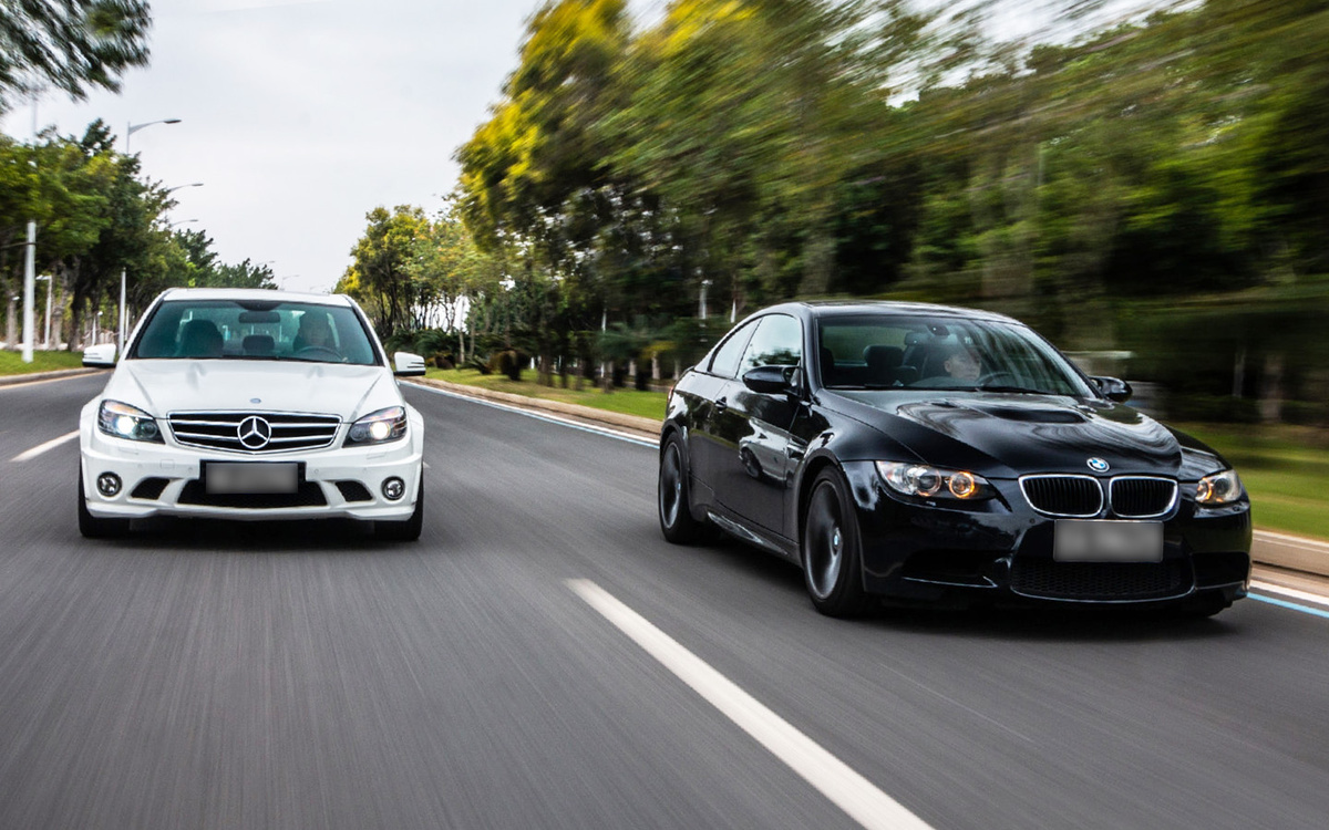 Sport car hub / Shutterstock / FOTODOM📷Mercedes-AMG C63 седан и BMW М3 coupe