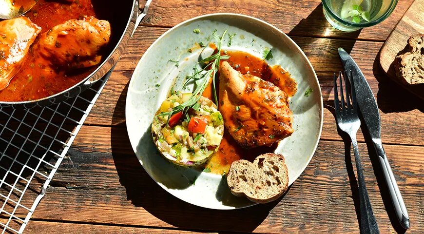   Куриная грудка, припущенная в томатном соусе