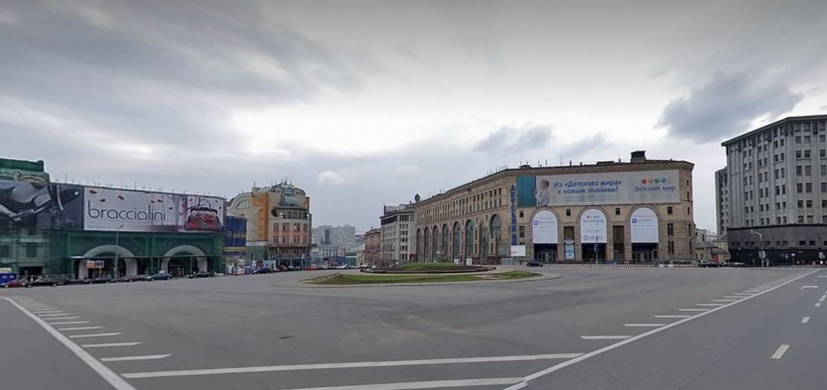 Вид на Лубянскую площадь с похожей точки в 2008 году. Яндекс.Панорамы.