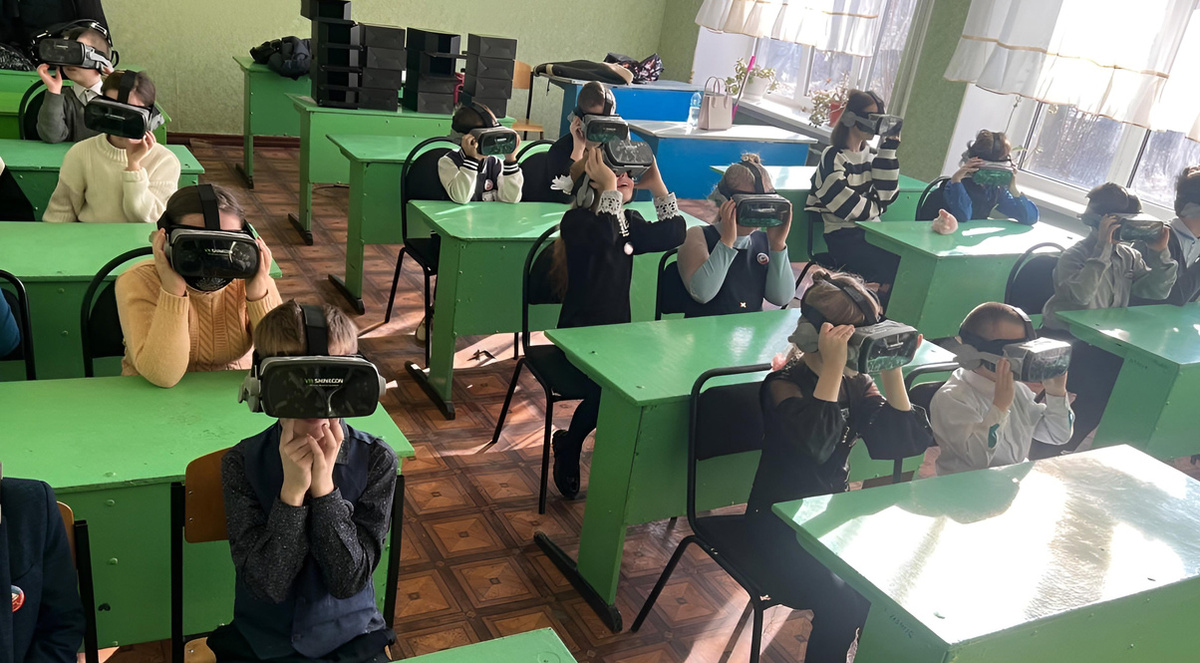 Учащиеся Первомайской СШ №30 им. Е. Олейникова в ЛНР осваивают новые технологии