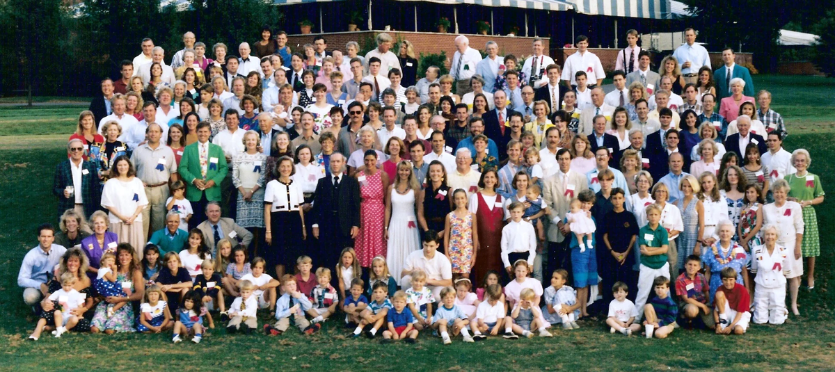 Это - одна Семья. Даже не в полном сборе. 