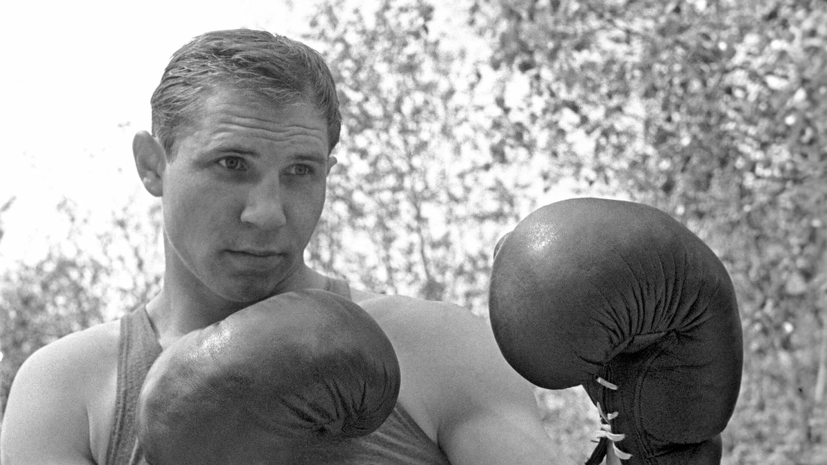 У этой школы были свои особенности и «фишки». Что-то применяется до сих пор, что-то надёжно и прочно позабыто. 