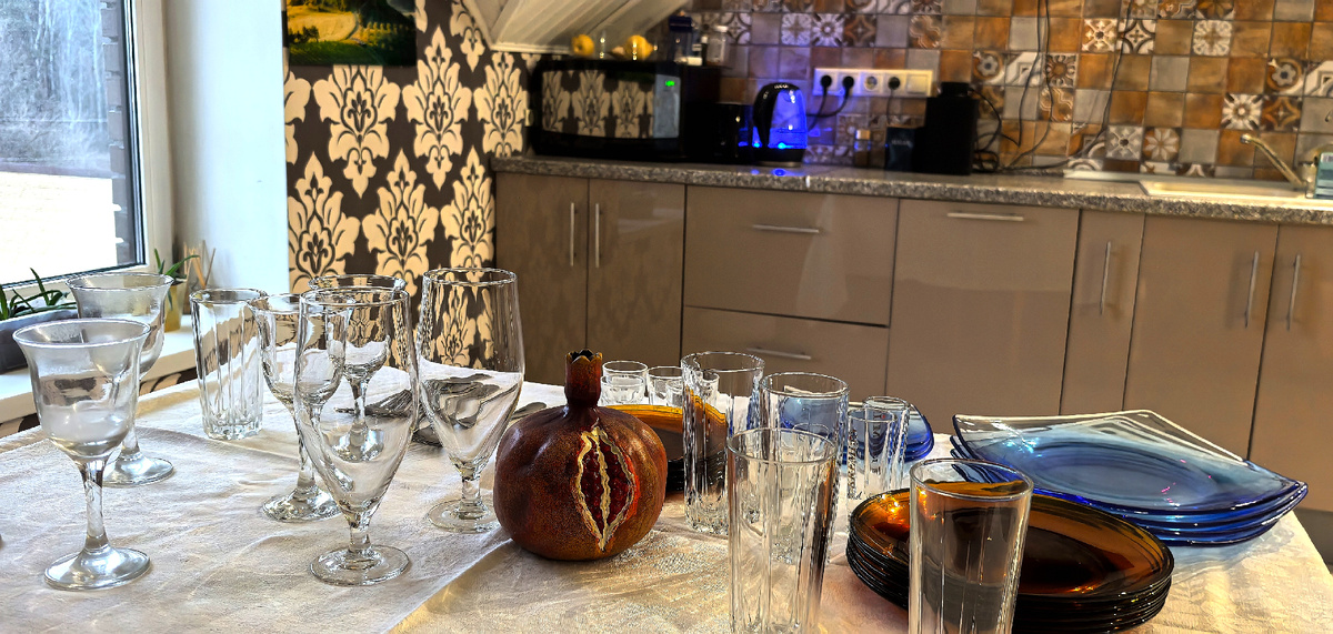 Перечсчитываем тарелки и стаканы