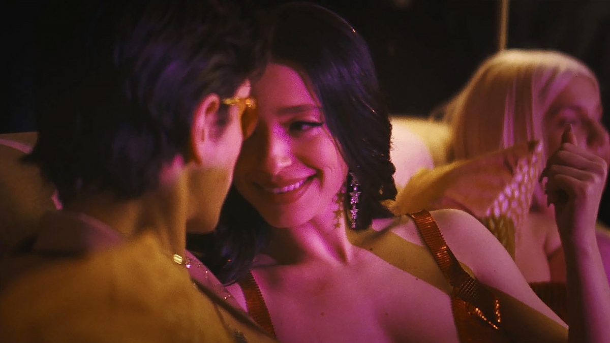 Кадр из фильма "Анора"