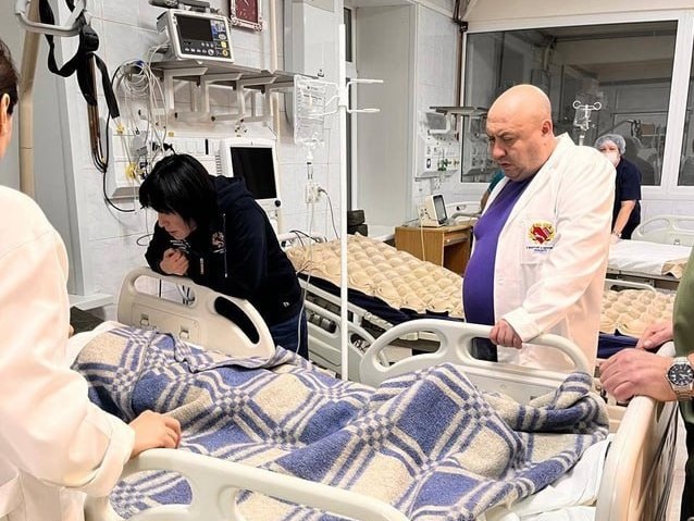    12-летнему Тимофею, который на руках вынес племянницу из огня и получил ожоги 50% тела под Оренбургом, сделали пересадку кожи