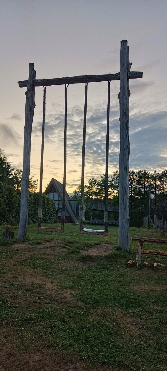 Качели в марийской деревне
