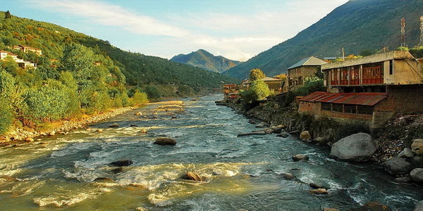 Городок Куллу и река Биас