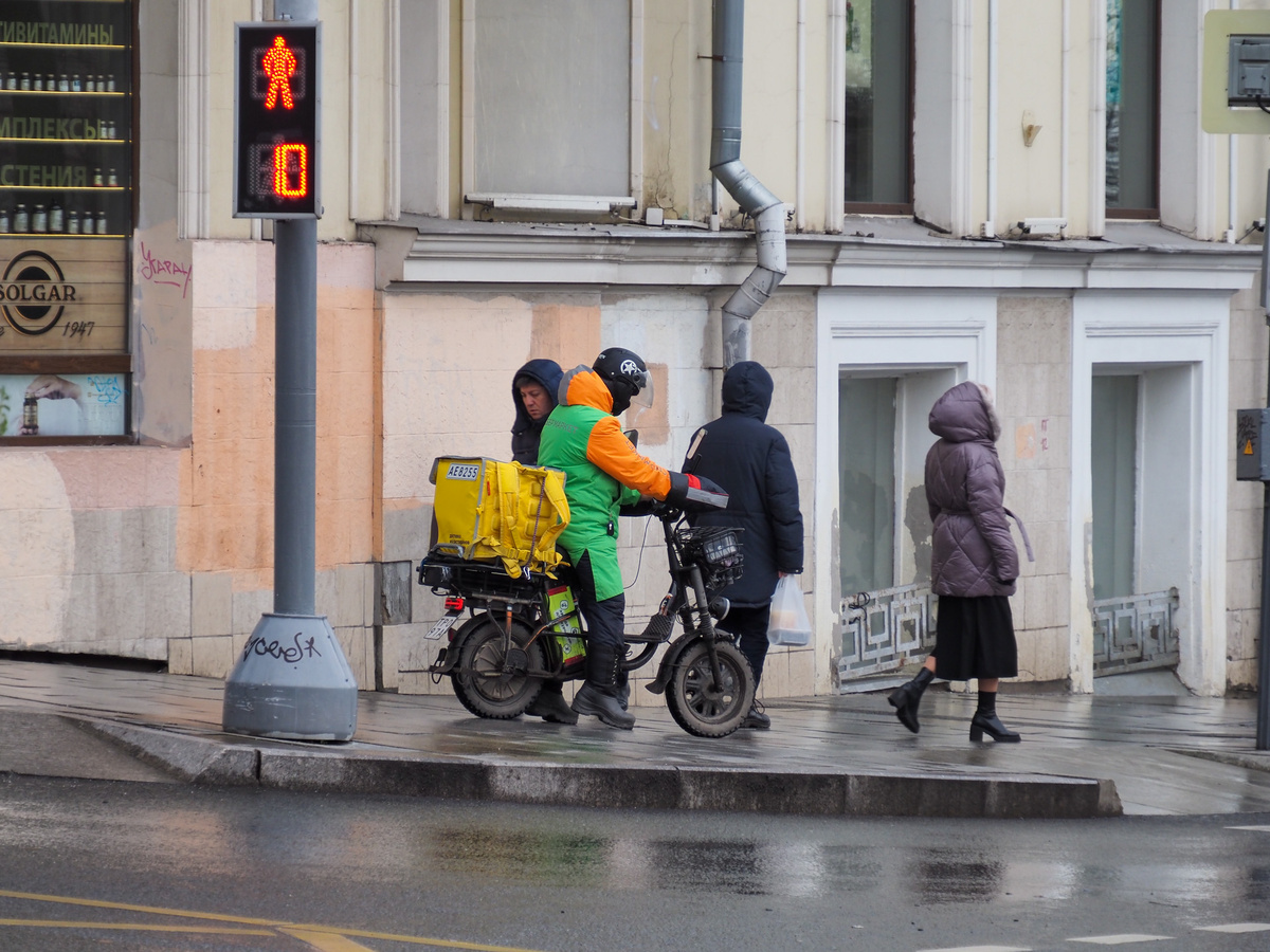 Средний доход, который предлагают юным соискателям в Петербурге за последний год, достиг 37 тыс. рублей.  Фото: Фото: ФедералПресс / Антон Федулов