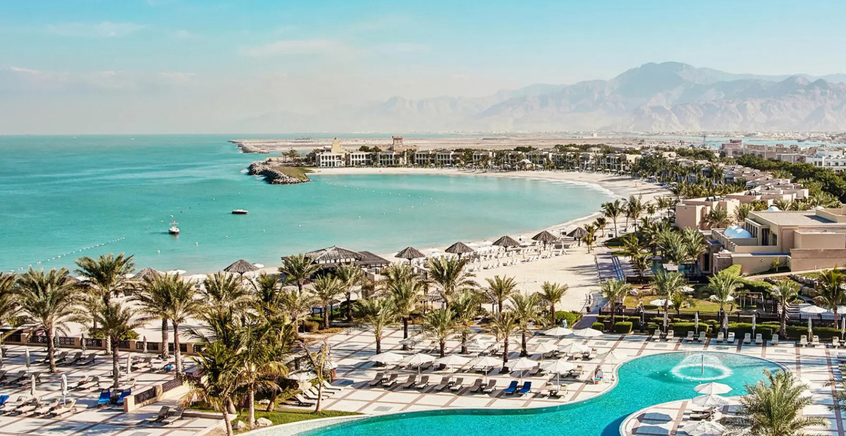 Ras Al Khaimah панорама гор и пляжей рассвет