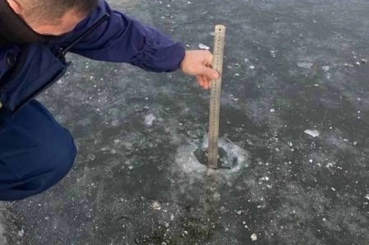    В Астрахани усиливают меры предосторожности в связи с неустойчивым льдом