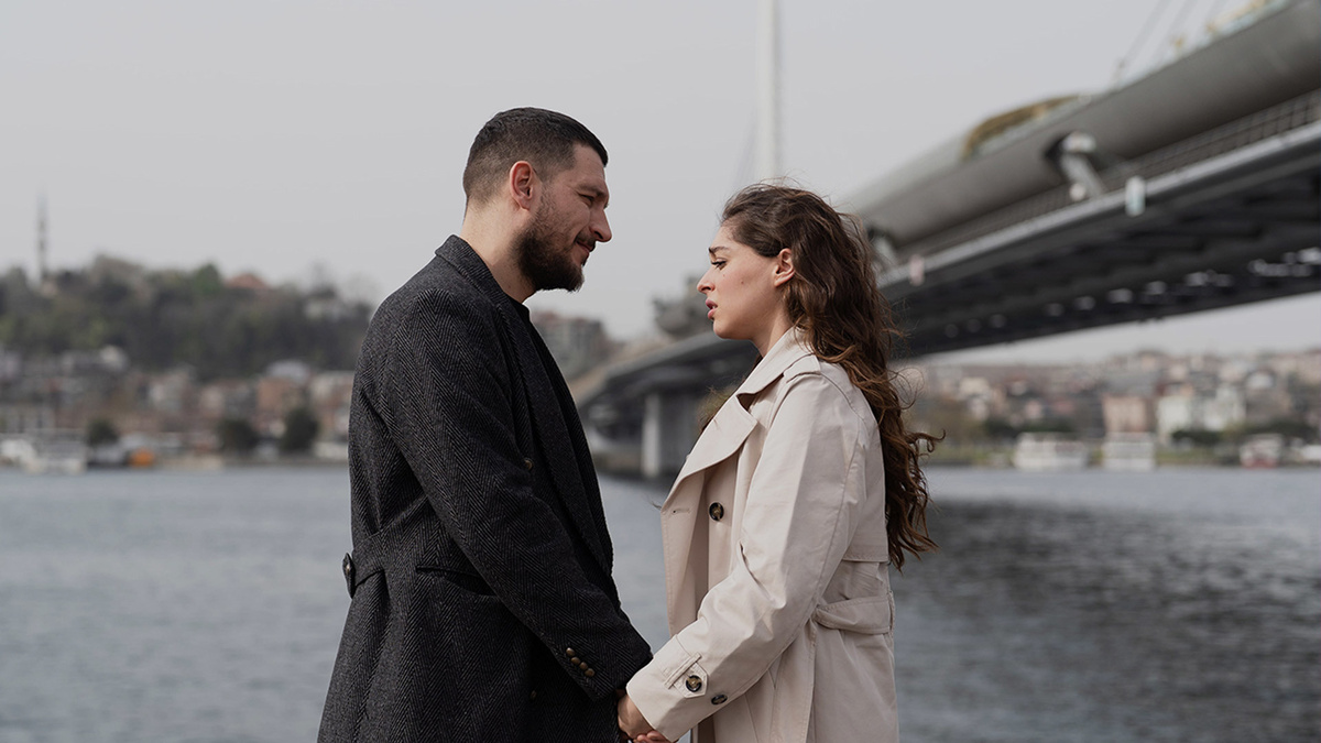 кадр из сериала "Спрячь меня"