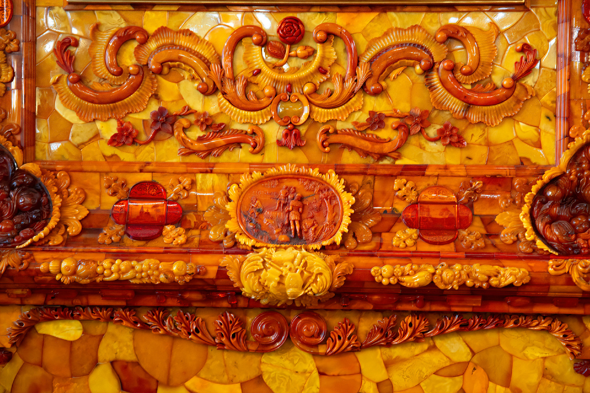 бесконечно хочется рассматривать все завитки и детали