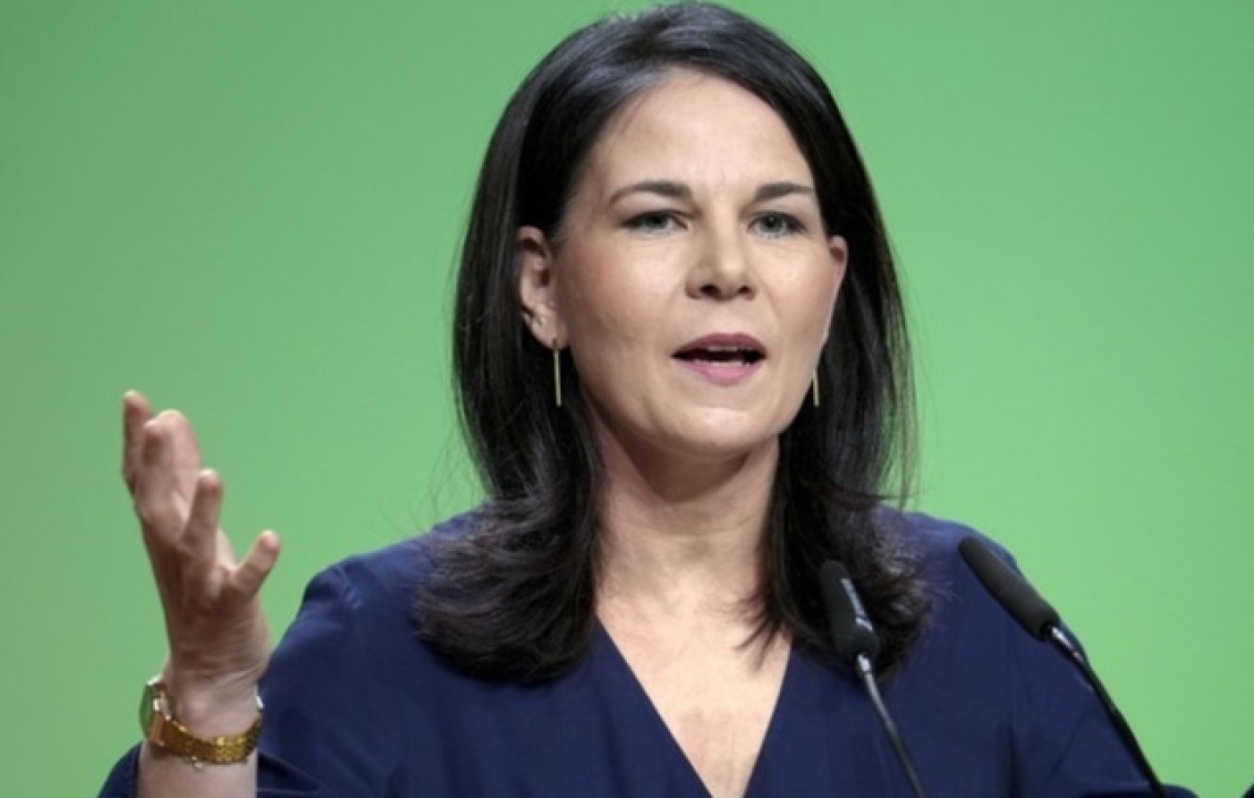    Бербок призвала не забывать ЕС и Украину после беседы Путина и Трампа