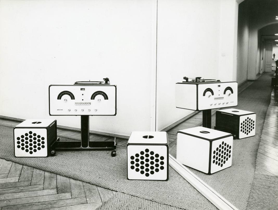 Легендарный проигрыватель Brionvega RR126