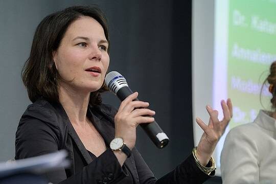    Бербок выступила за участие стран ЕС в переговорах по Украине