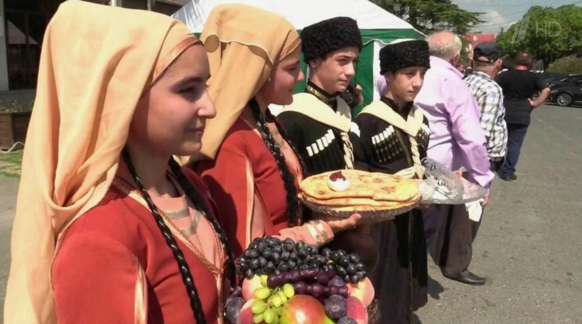 Фото с сайта https://www.1tv.ru/news/2018-08-26/351175-mirnaya_zhizn_v_abhazii_i_yuzhnoy_osetii_vosstanovlena_blagodarya_rossii