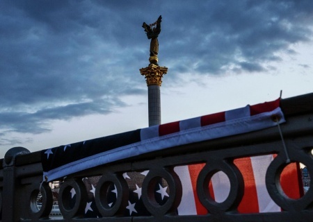    Bloomberg опубликовал три возможных варианта развития событий на Украине