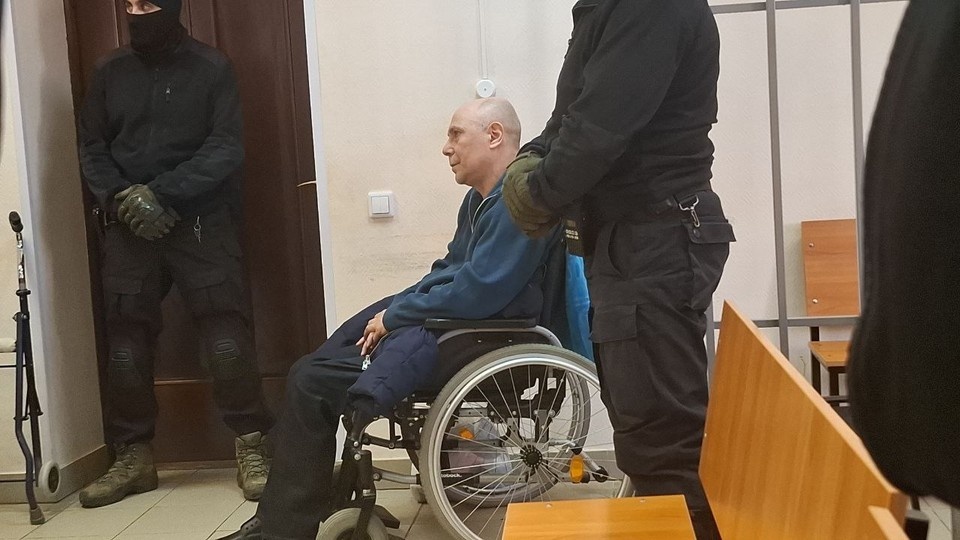    На этой неделе силовики добрались до группировки Железнодорожного района «Центр – Камаз». Ее возможный главарь Басыров отправлен в СИЗО Елизавета СЛИЗЬКО