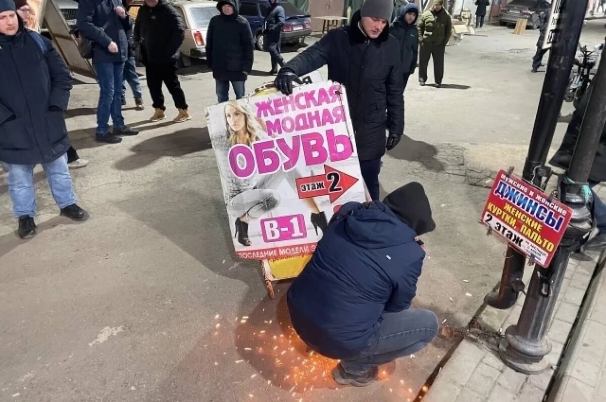    Незаконные павильоны в Апраксином дворе снесли по решению суда