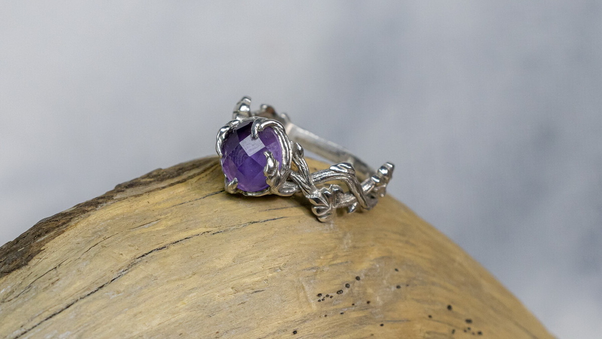 Серебряное кольцо с аметистом