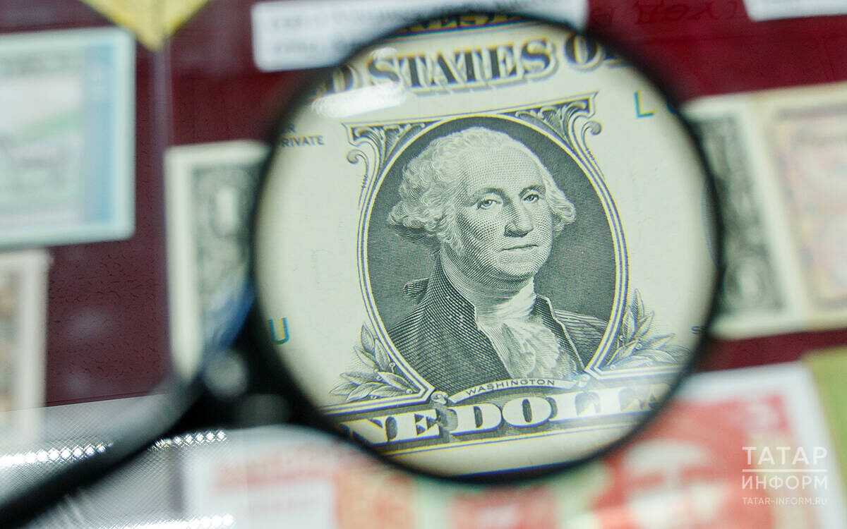 Курс рубля к доллару растет, но вряд ли это будет продолжаться в течение долгого времениФото: © Владимир Васильев / «Татар-информ»