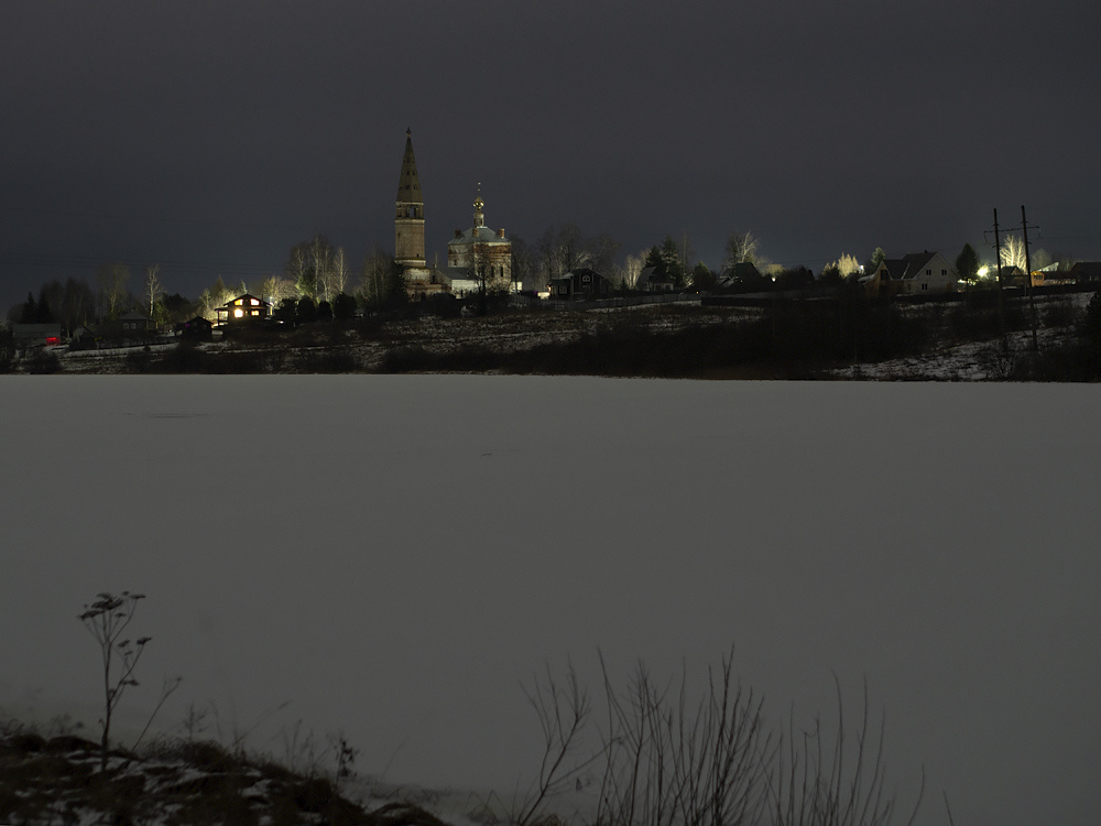 Вид на Шухомош с церковью Иоанна Предтечи.