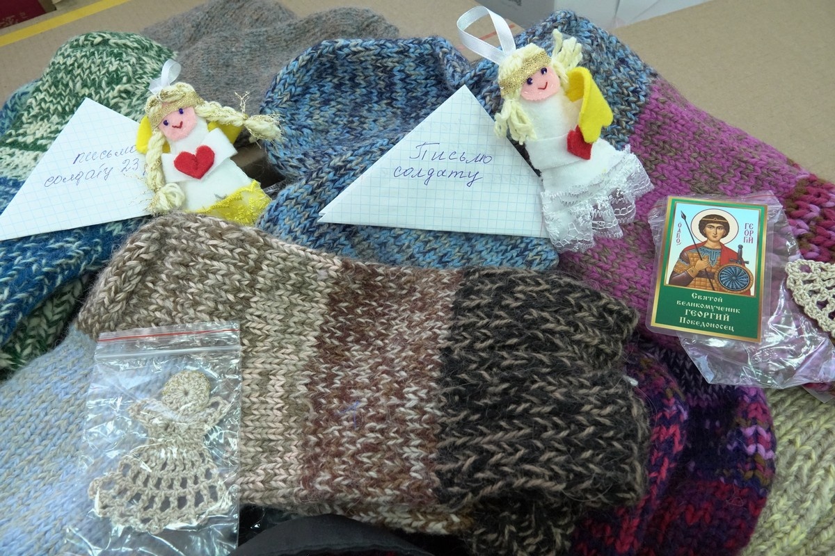    Подарки к 23 февраля бойцам СВО собрали в Фонде «Тепло Карелии». Фото: «Республика»/Максим Смирнов