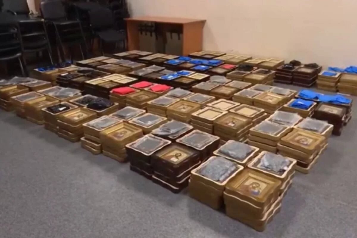    Псковский суд усилил наказание мужчине за перевозимую в иконах взрывчатку