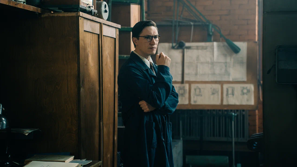    Для подписчиков медиаплатформы «Смотрим» выйдет сериал «Атом» режиссера Нурбека Эгена