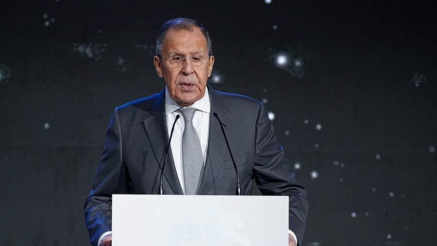    Лавров сообщил об оцепенении Запада от разговора двух воспитанных людей