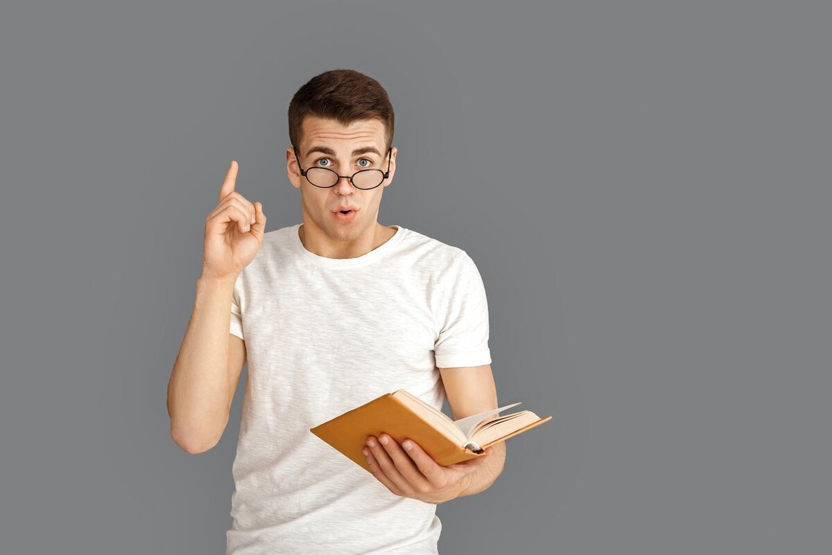 Эксперт рекомендует для обогащения речи читать вслух и пересказывать художественную литературу. Viktoriia Hnatiuk / Copyright (c) 2019 Viktoriia Hnatiuk/Shutterstock. No use without permission 