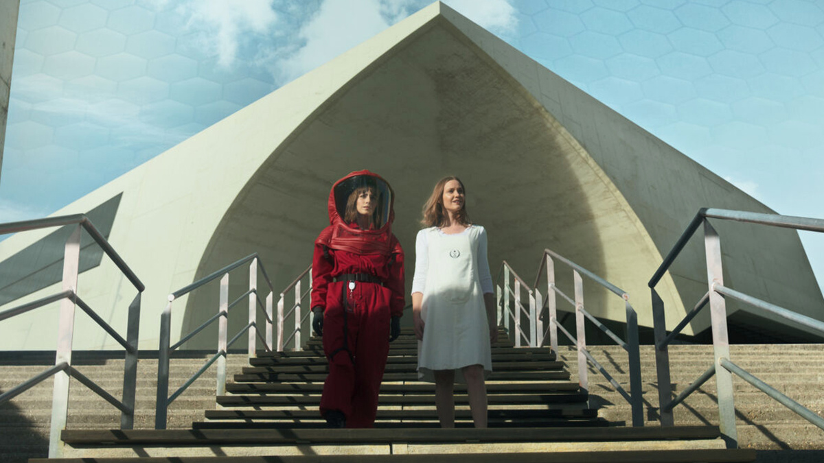 Антиутопия о будущем, в котором всё-всё сделано для блага людей. Но это не точно