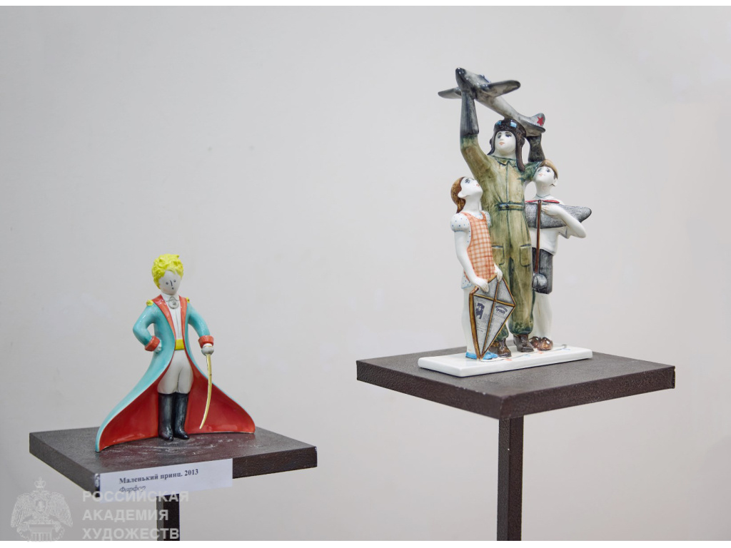  
Фрагмент экспозиции «По моему мнению / Meo Voto» Дмитрия Тугаринова в Российской Академии художеств (Москва, Пречистенка, 21). Фото: Виктор Берёзкин, пресс-служба РАХ. 2025 год.
