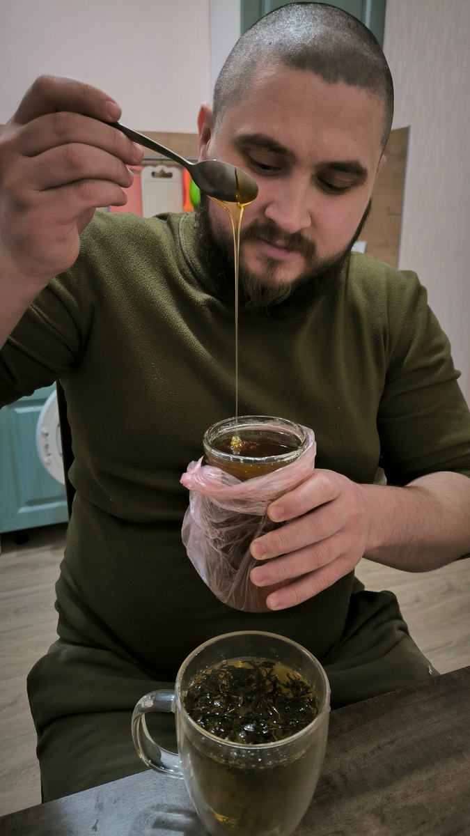 Перед тем как написать статью я пил чай с вкусным медом