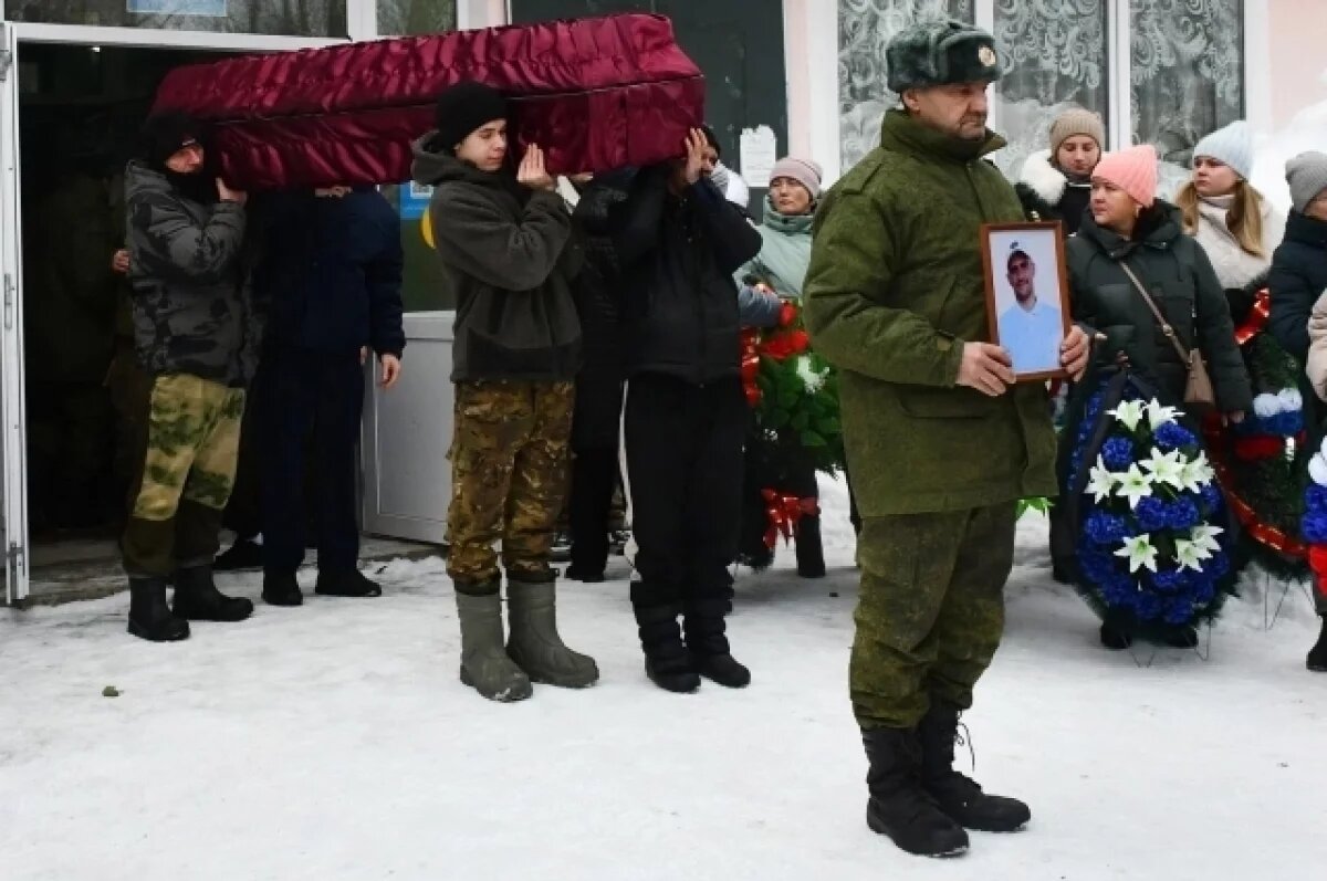    Данил Старцев героически погиб в бою.