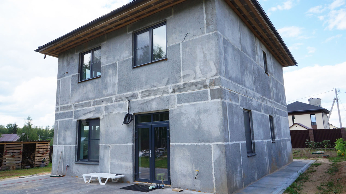 Обычный коттедж из пенополистиролбетонных панелей