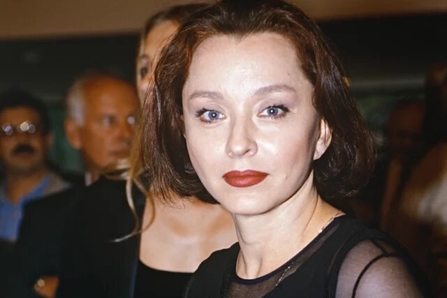    Почему актриса Анастасия Вертинская работала в ресторане своего сына?