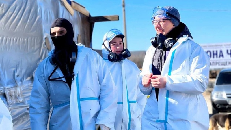    Волонтёры на побережье Фото: «Единая Россия»