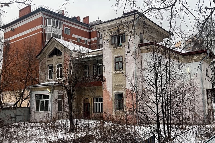    Власти Казани решили продать дом архитектора Карла Мюфке, расположенный на ул. Хади Атласи, 28