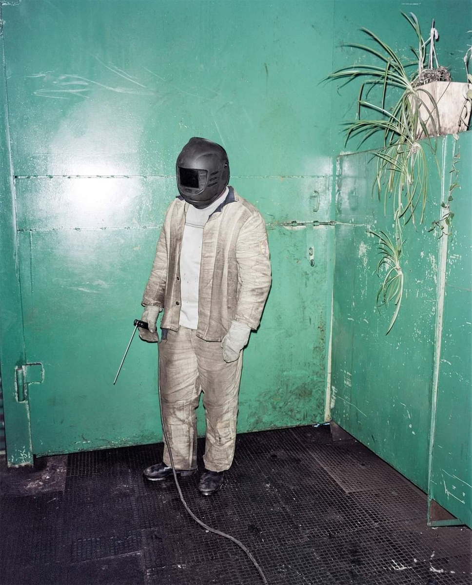 Саша - сварщик из Беларуси. 