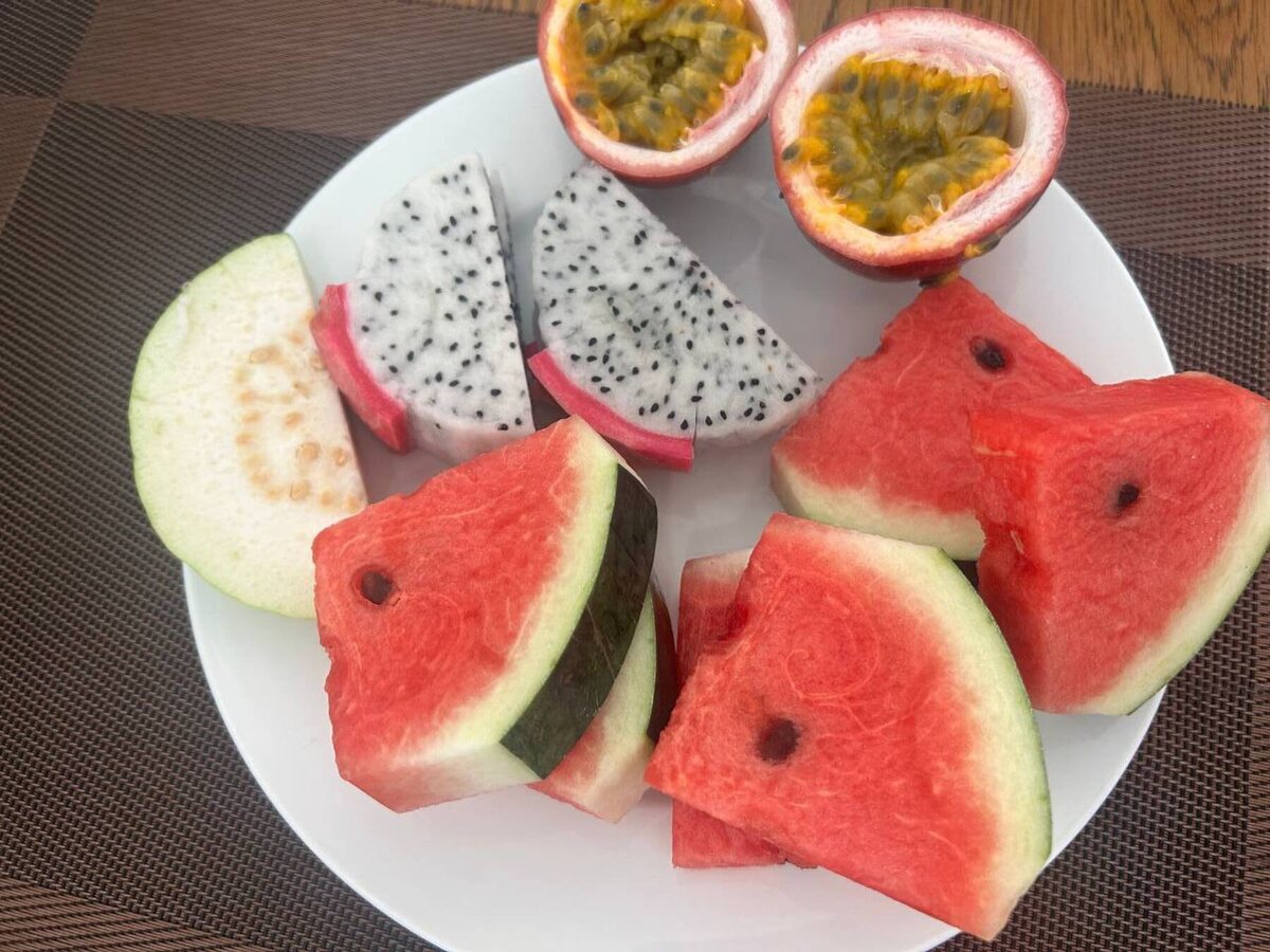 Завтрак в "DTX Hotel", фруктовая тарелка