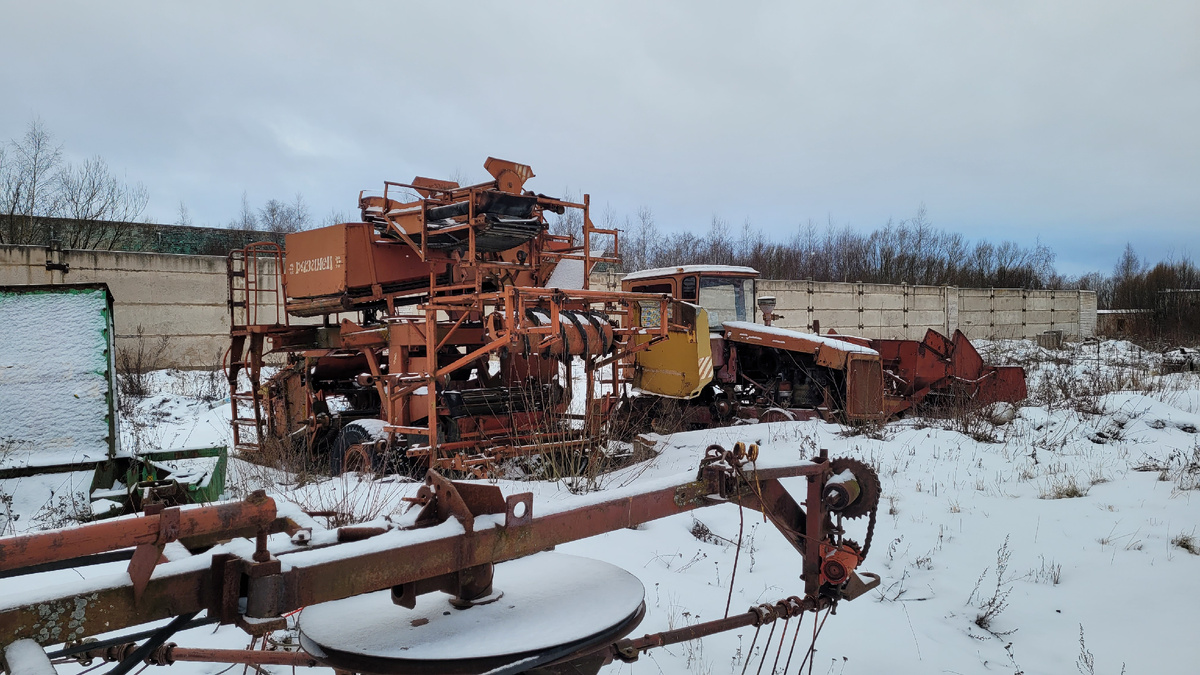 Заброшенная техника в Бежецке
