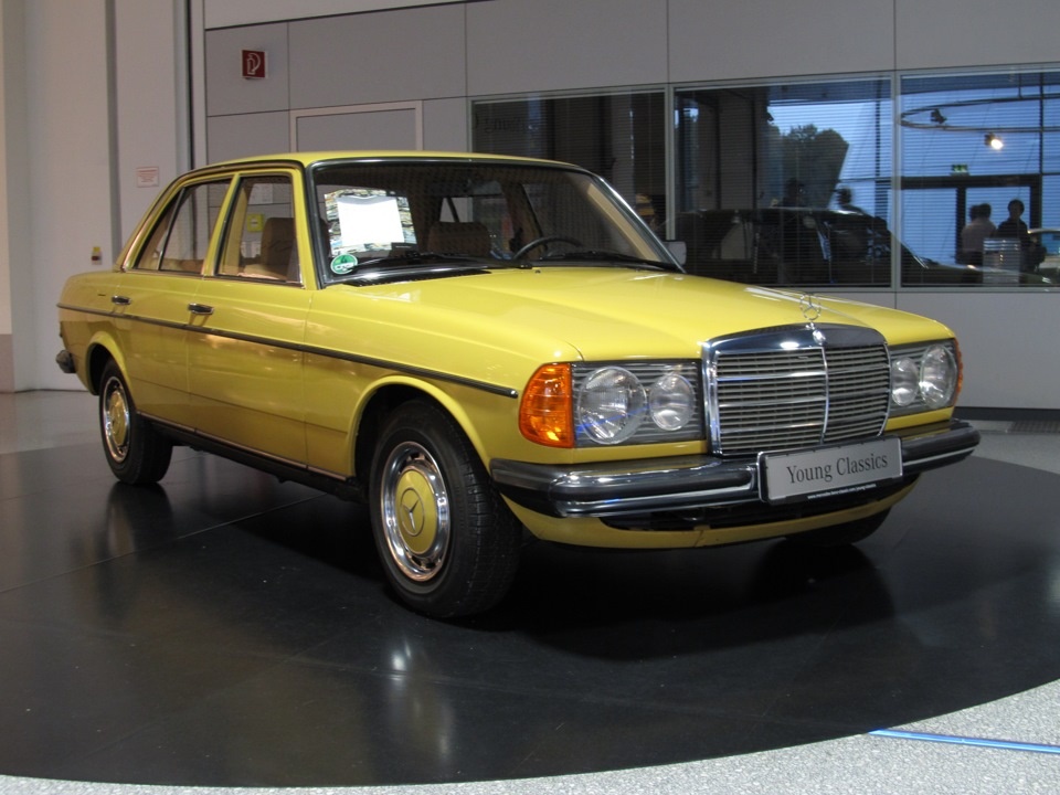 Mercedes-Benz W123 1976