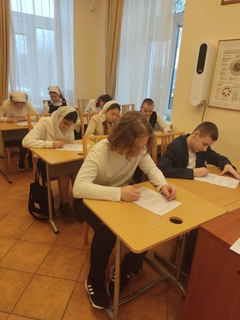 Старшеклассники и студенты поделились своим видением идеальной семьи