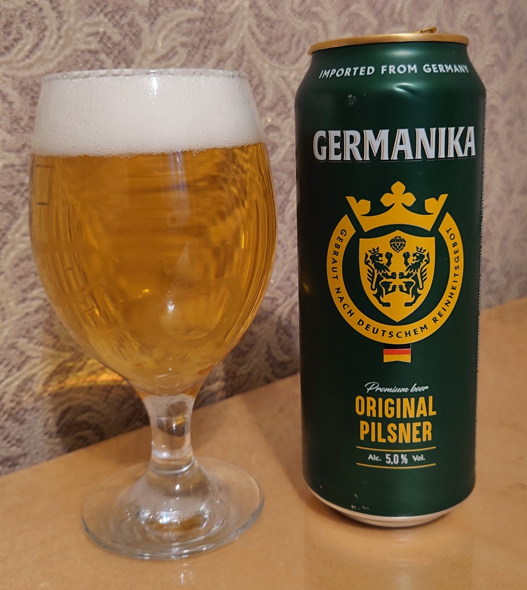 Хорошая пена по стойкости и плотности 