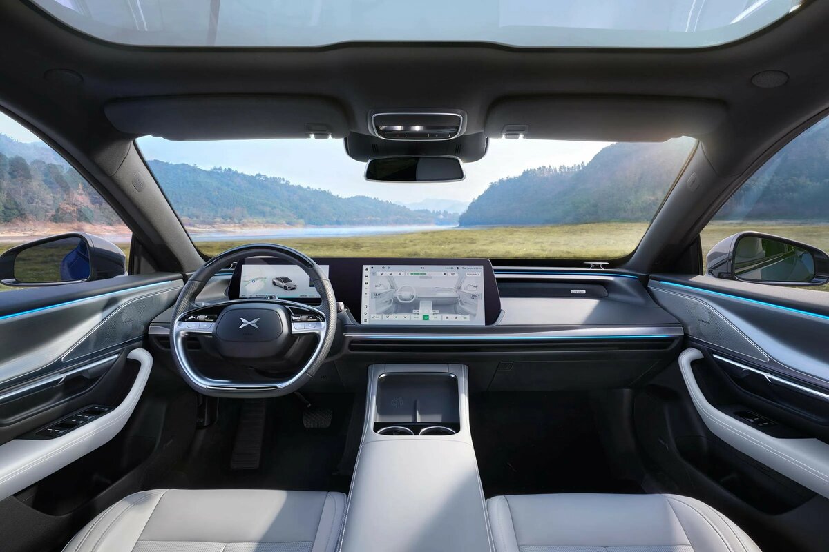 Xpeng P7i салон