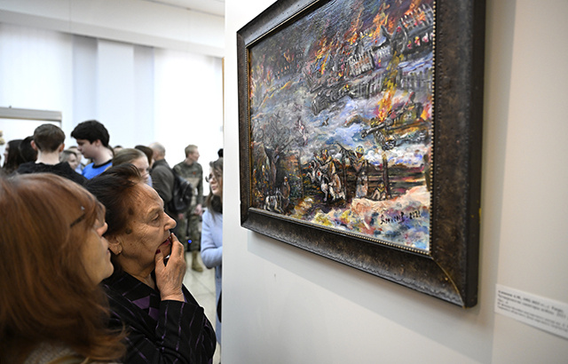 В Твери открылась выставка военных художников