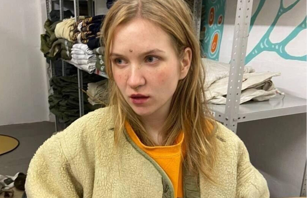 ФОто взято с сайта РИА-новости. Дарья Трепова — активистка, оппозиционерка, всучившая в кафе Владлену Татарскому роковую статуэтку. В её НК Юпитер в 9 доме в соединении с Меркурием и Ураном — всё скопление в Водолее = жажда перевернуть весь мир вверх дном. Плутон в Стрельце = пострадать за идею. Чем по итогу всё это Стрельцовское комбо обернулось, писать не буду. 