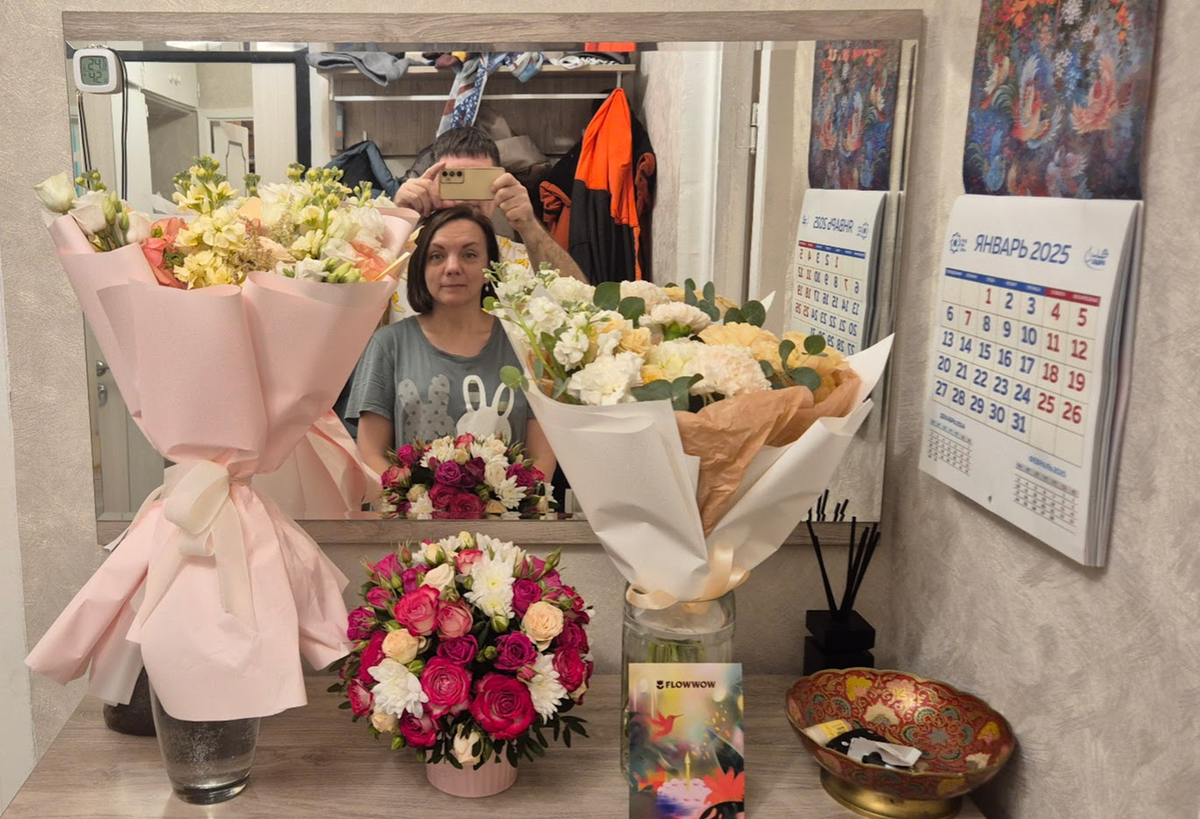 Это фото вечером в День рождения, красиво и греет душу