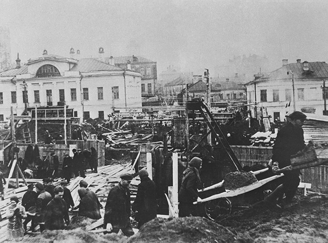 Изображение 3. Субботник на шахте метро. Октябрь 1934 года
Источник: Фотохроника ТАСС
